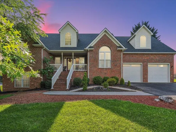 6919 Doral Dr, Radford, VA 24141