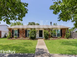9113 Linda Vista Dr, Rowlett, TX 75088