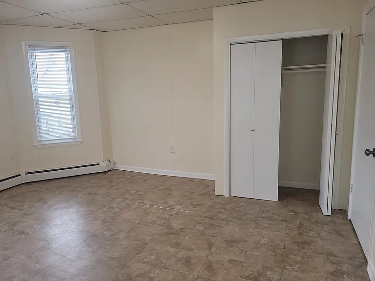 182 Pleasant St — Photo 15
