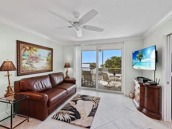 5th image of 901 Collier Ct #5-303