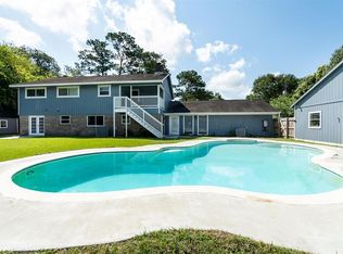 302 Ivy Ln, Dickinson, TX 77539