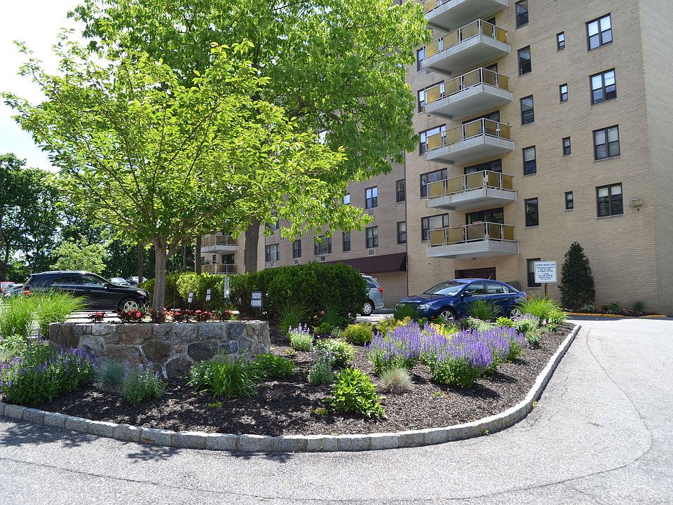 1st image of 35 Stewart Pl APT 409