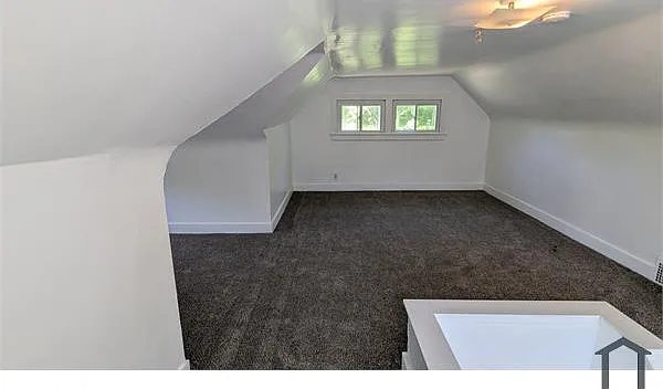 443 W Thornton St — Photo 5