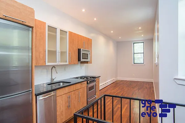 Sold by Yoreevo, LLC | media 2