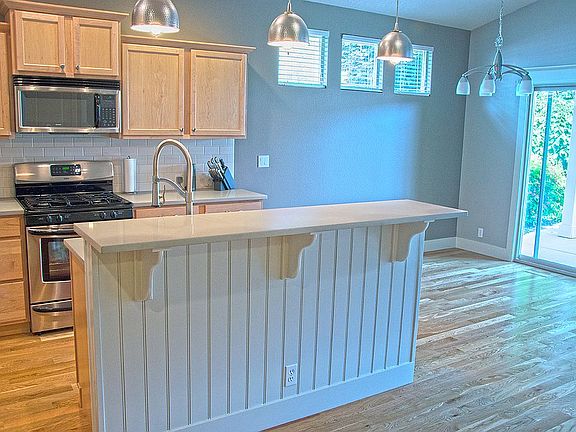 Spacious kitchen & high tops