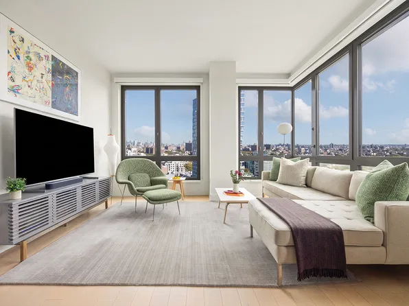 550 Vanderbilt Avenue image 1 of 14