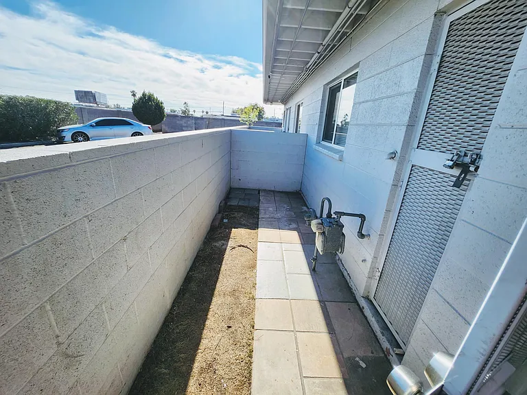 1709 N 25th Pl #7 — Photo 36