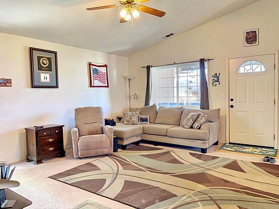 4th image of 655 Valley Vista Way