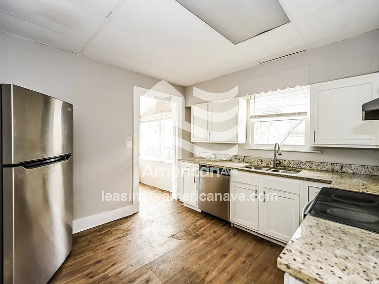 675755_007_kitchen_7.jpg