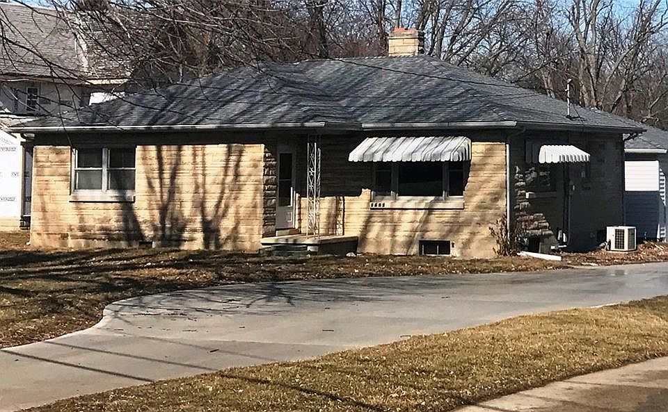 1st image of 1402 E Main St