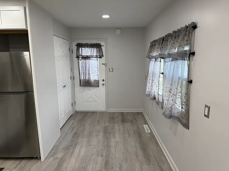 10 Burton Ave — Photo 5