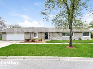 5141 Oak Center Dr, Oak Lawn, IL