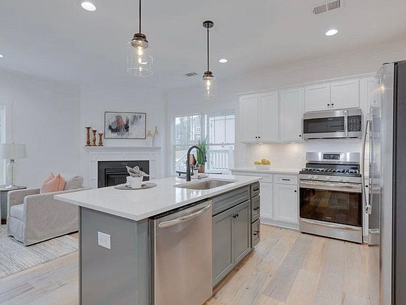 2nd image of 130 Lilia Hill Cir