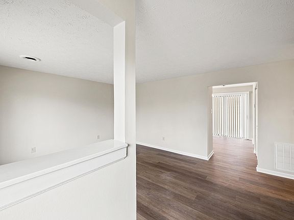 2nd image of 1604 Magna Oak Dr