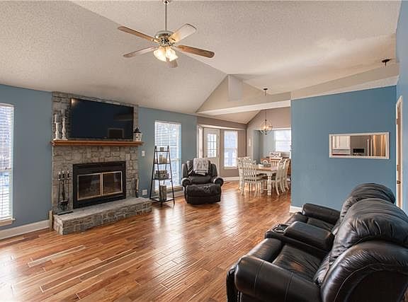 3rd image of 8207 W 149th Ter