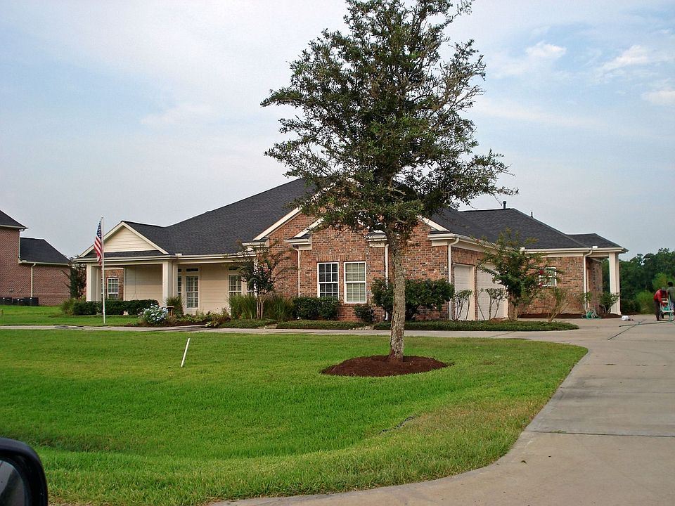 9022 Royal Crest