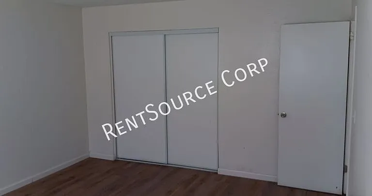 1131 Barstow Rd #B — Photo 21