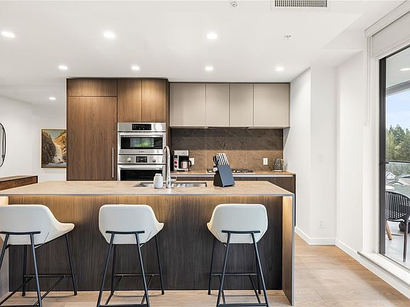 4th image of 2000 Hannington Rd #1015