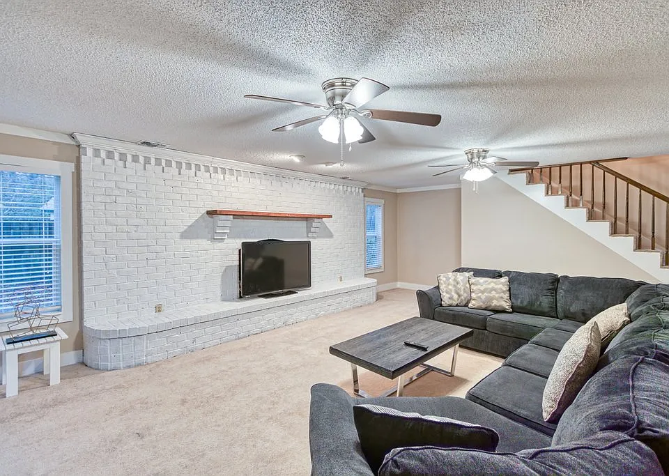 503 Pinecrest Ct