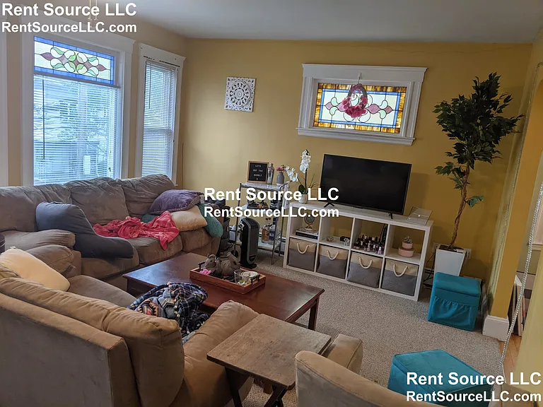 138 W Adams St — Photo 3