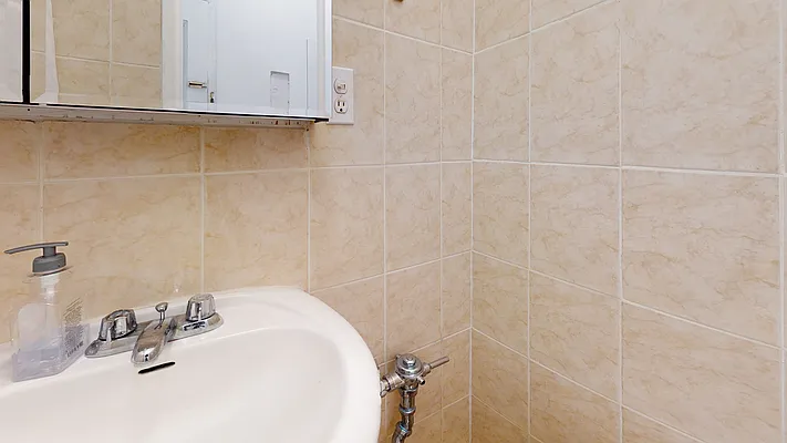 Rented by Bond New York | media 21