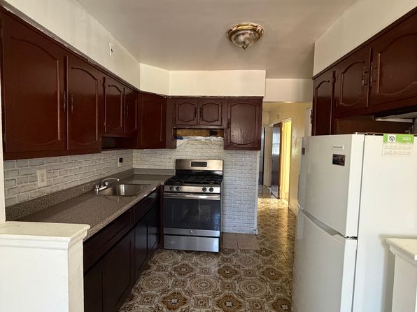 2342 Holland Ave Floor 1
