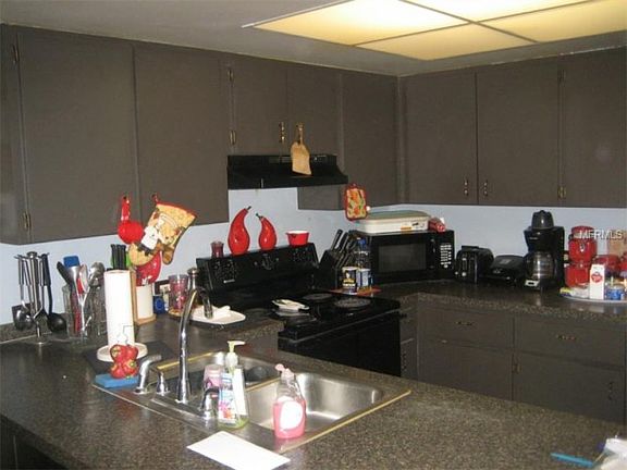 4th image of 1333 Windsor Dr
