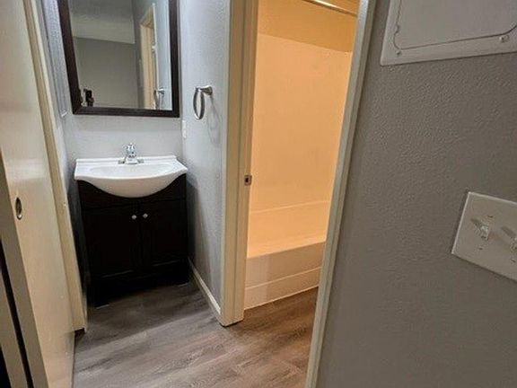 5th image of 6301 Nightingale St #10