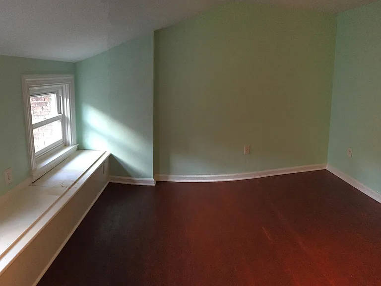 894 Tyson St — Photo 8