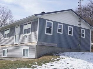 1429 SE Park Rd, Waukon, IA 52172