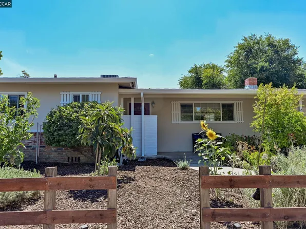 2121 Dena Dr, Concord, CA 94519