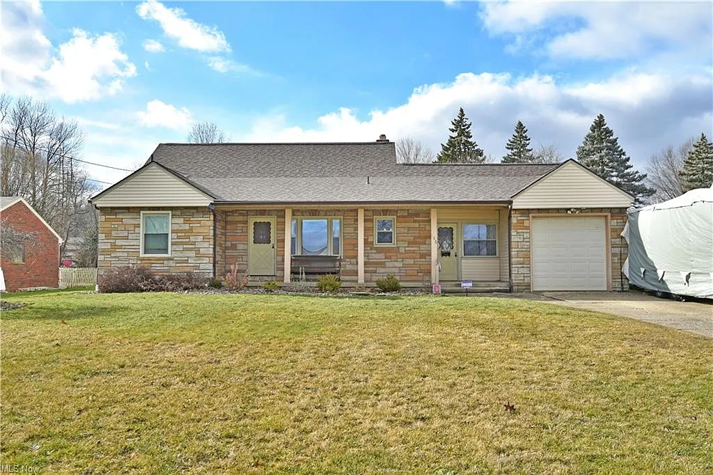 146 S Yorkshire Blvd photo 1