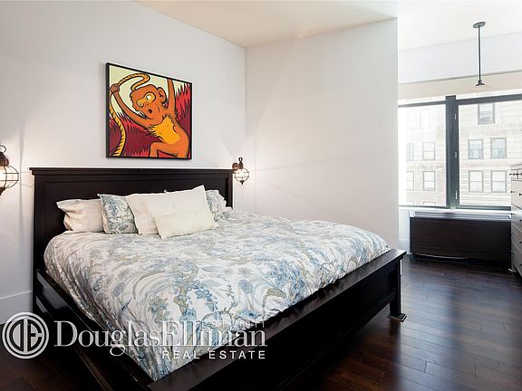 3rd image of 40 Broad St APT 22E