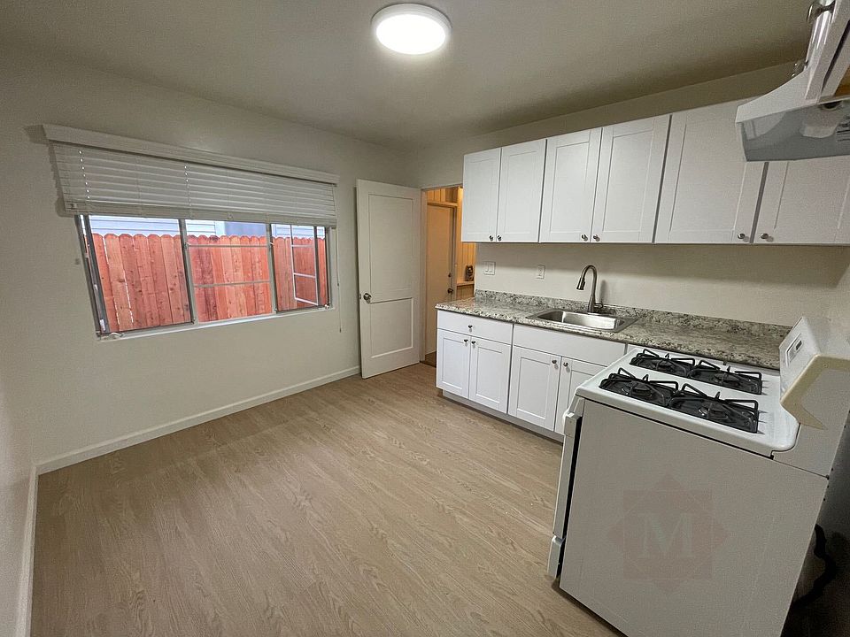 1st image of 203 W De La Guerra St #203
