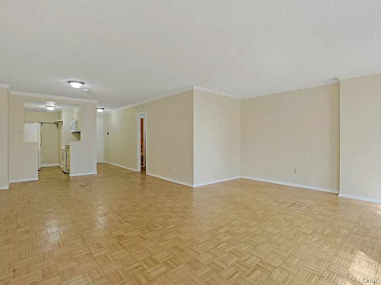 1270 North Ave #2L — Photo 4