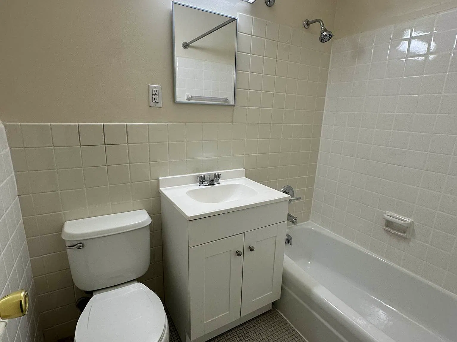 720 Lenox Avenue — Photo 3