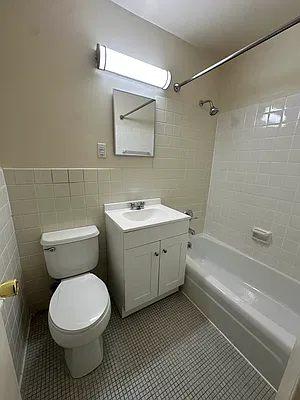 Bathroom, photo 1