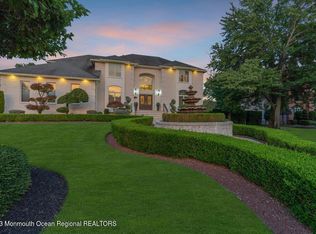 2 Beena Way, Manalapan, NJ 07726