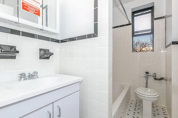 Rented by MNS | media 11