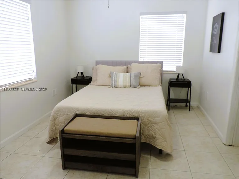 3134 SW 25th Ter — Photo 11