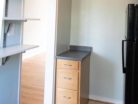 4th image of 18 Auburn Ct APT E