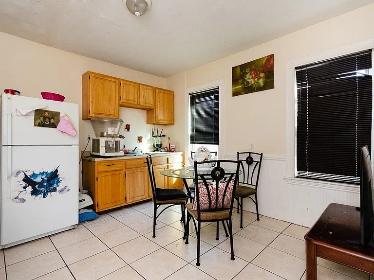 79 Topliff St #2 — Photo 5