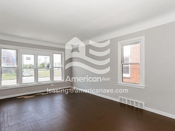 1139226_003_living_room_13925476.jpg