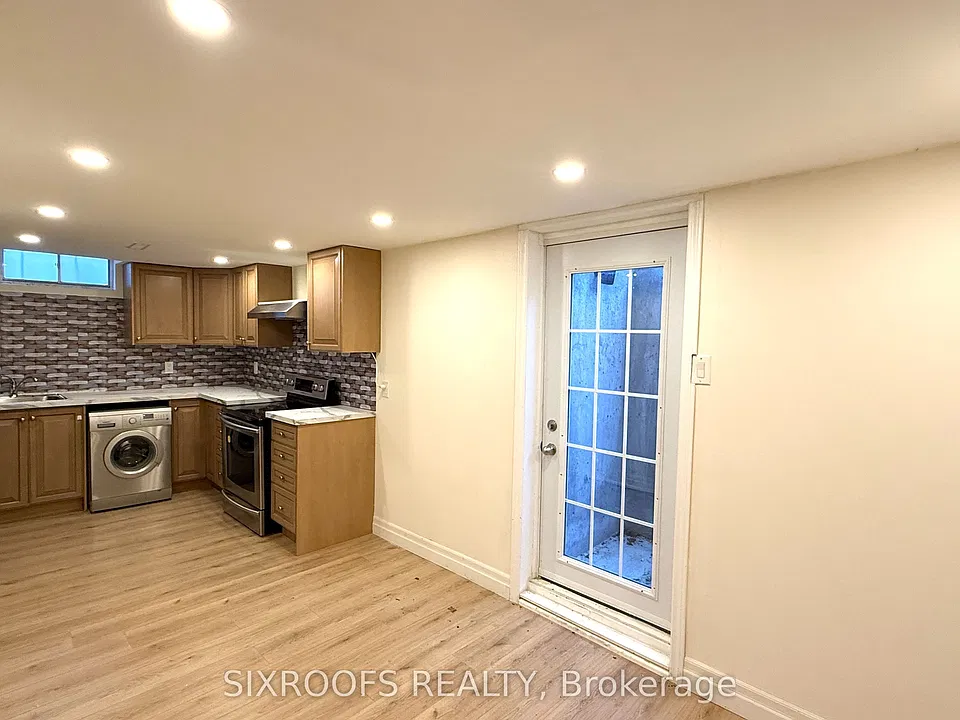 98 Golf Links Dr #LOWER