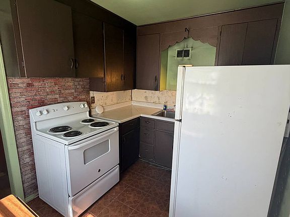3rd image of 1062 6th St