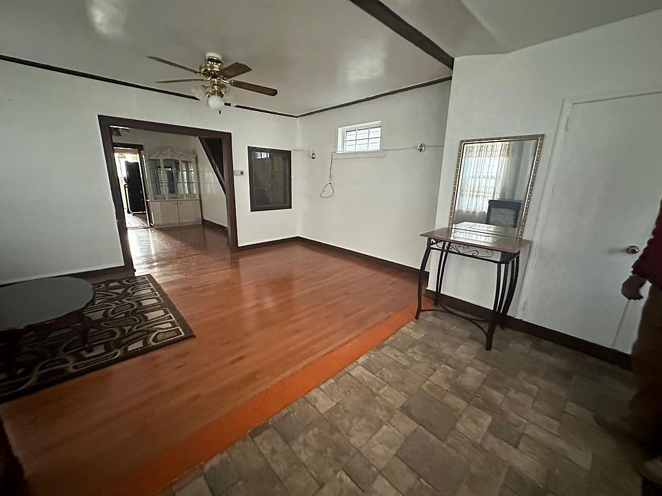 1st image of 11148 140th St
