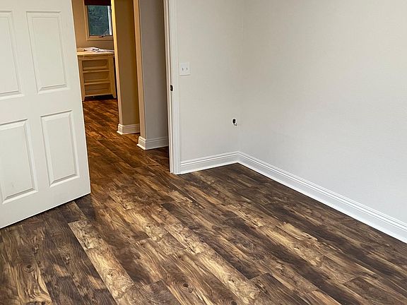 5th image of 3015 Cliff Dr