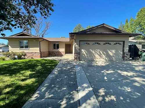 3233 Nightingale Dr Photo 1