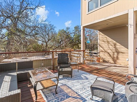 4th image of 9 Ridgewood Cir