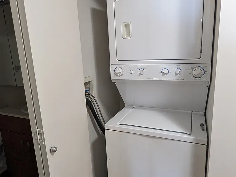 245 Grand St #2502 — Photo 10